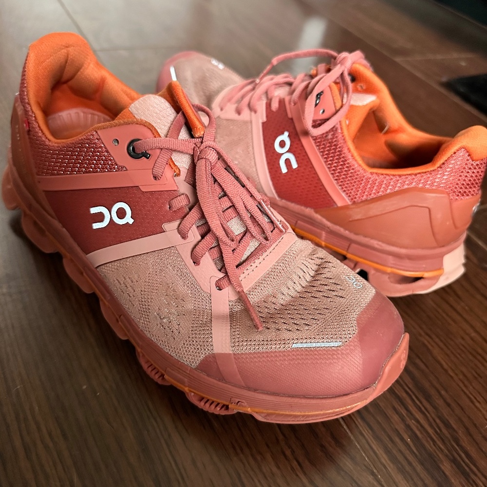 Women's on cloud, Cloudace size 8